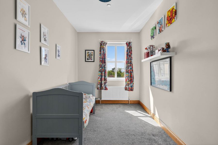 16 Thompson Manor