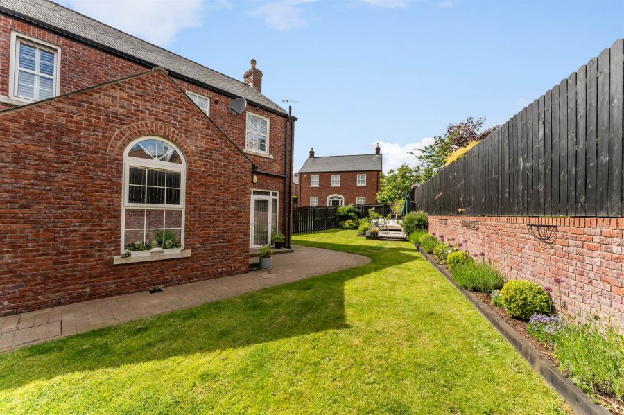 3 Breton Drive