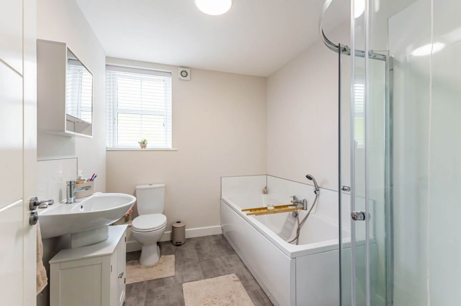 Apt 2, 47 Ayrshire Road