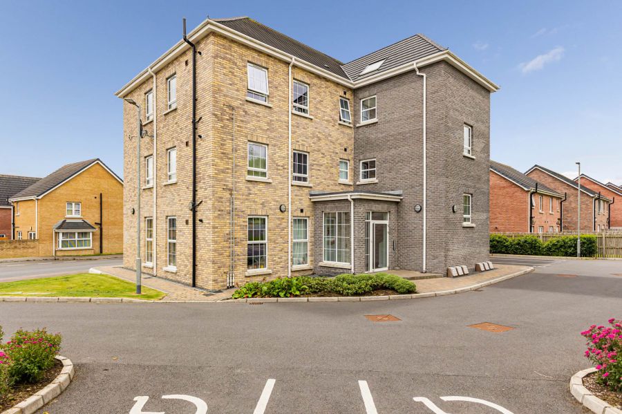 Apt 2, 47 Ayrshire Road