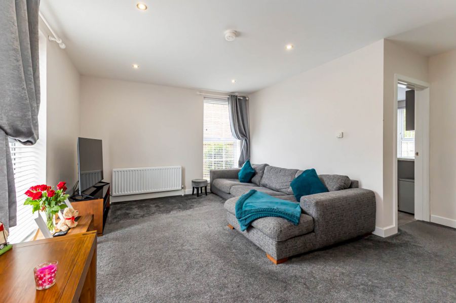 Apt 2, 47 Ayrshire Road