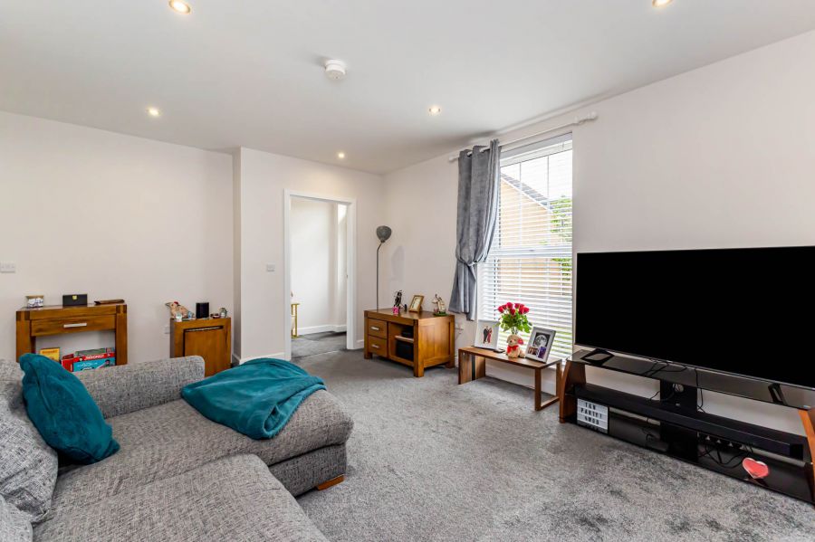Apt 2, 47 Ayrshire Road