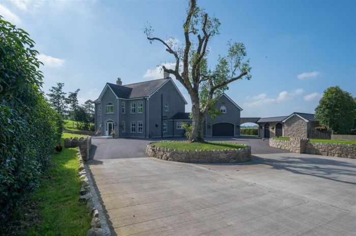 Carnbrooke, 56 Carnew Road, katesbridge, banbridge, BT32 5PS