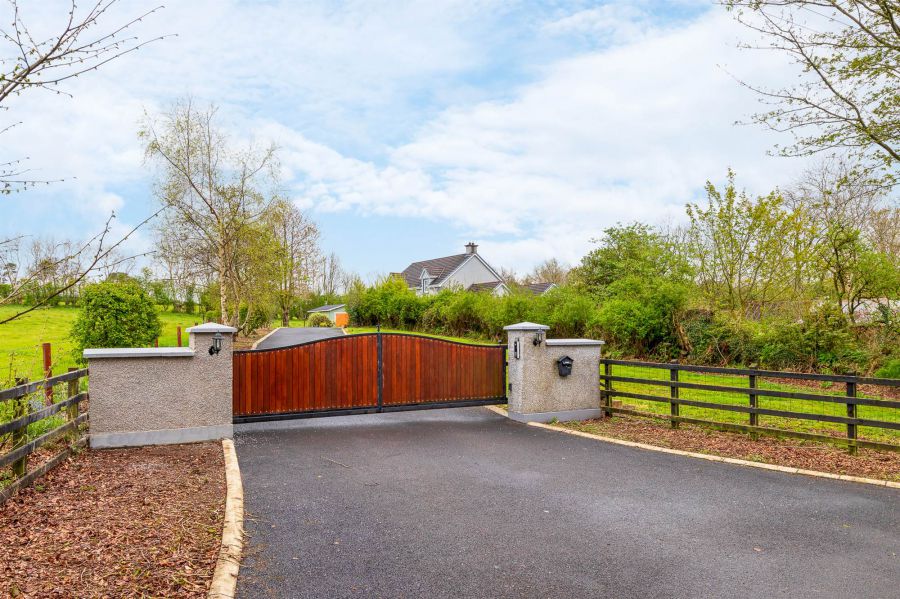 8 Ballyhill Lane