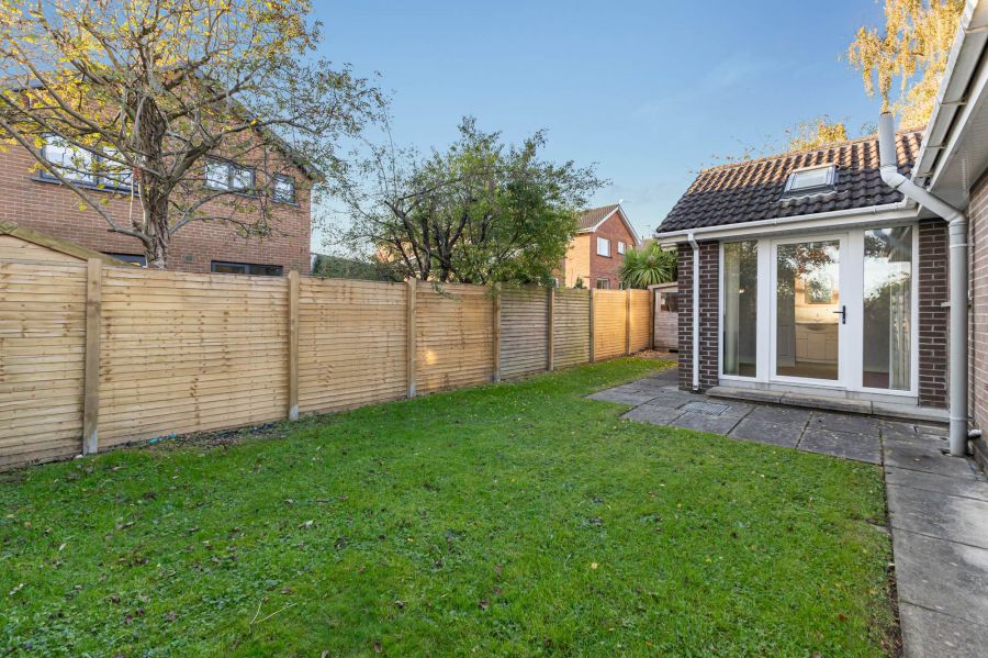 9 Dalboyne Gardens