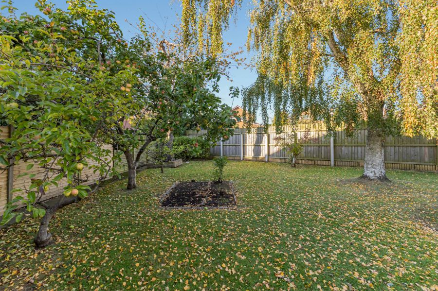 9 Dalboyne Gardens