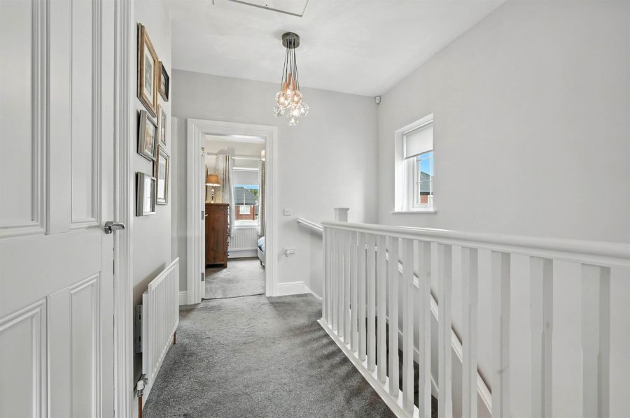 16 Fairfields Manor