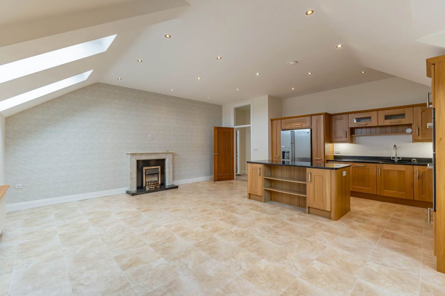 Penthouse Pied-A-Terre, 125 Ballantine Gardens