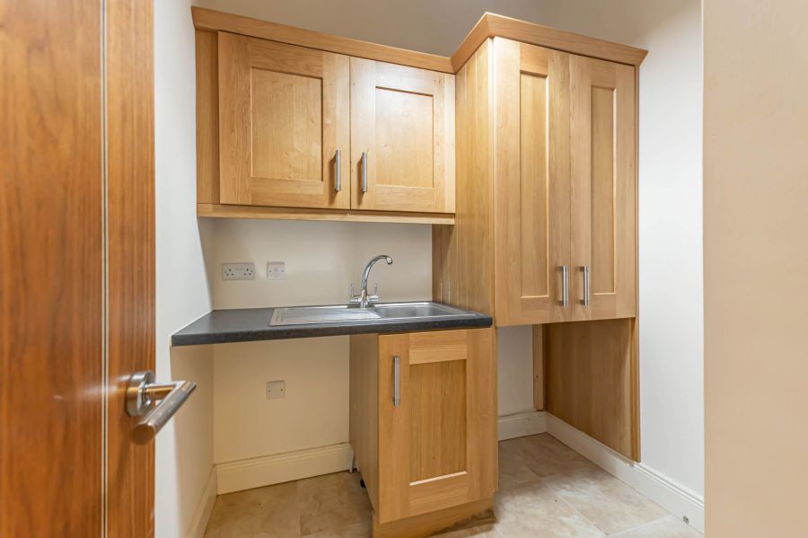 Penthouse Pied-A-Terre, 125 Ballantine Gardens