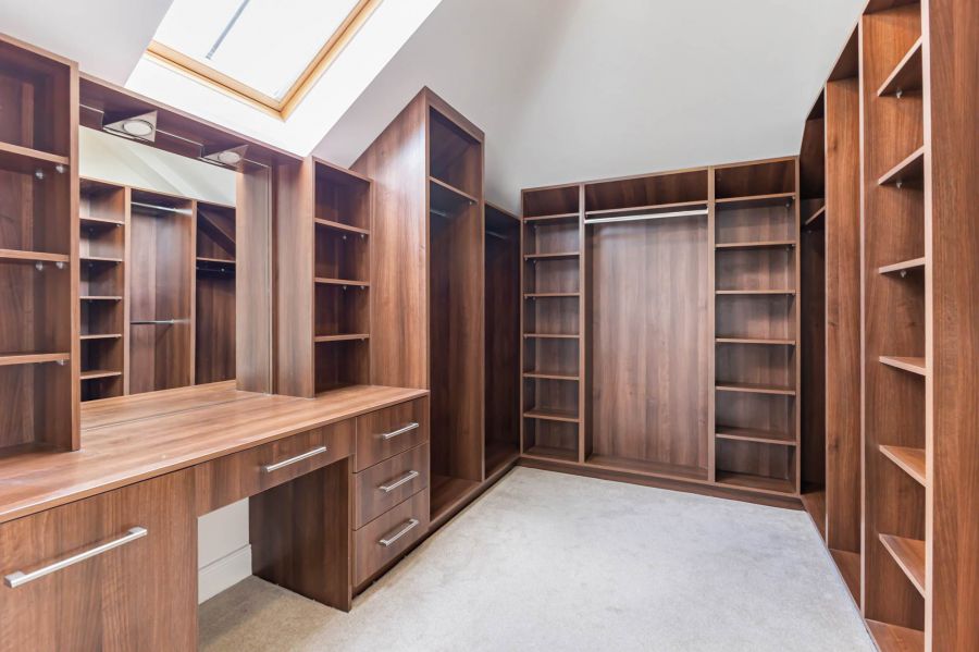 Penthouse Pied-A-Terre, 125 Ballantine Gardens