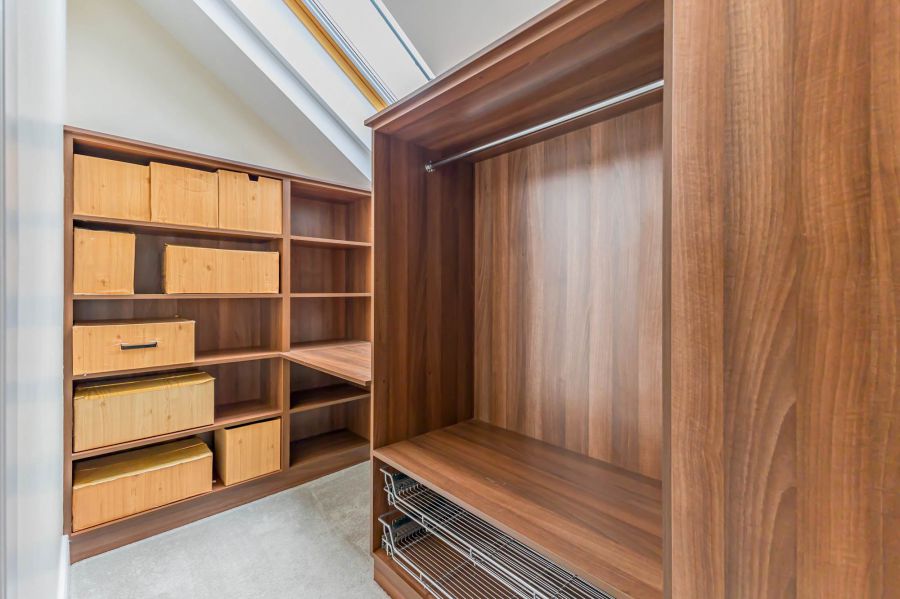 Penthouse Pied-A-Terre, 125 Ballantine Gardens