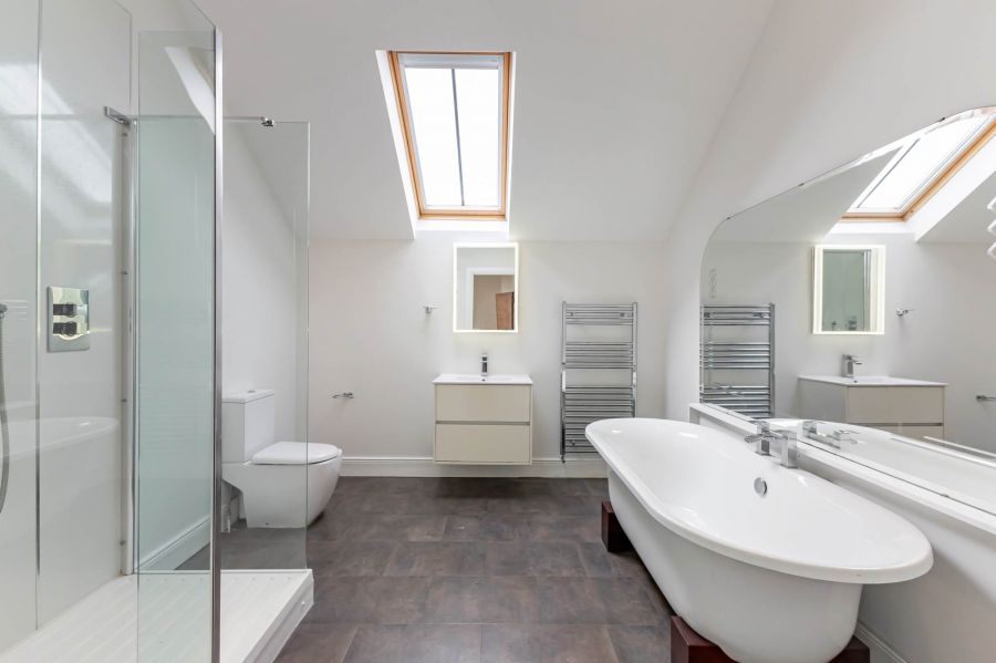 Penthouse Pied-A-Terre, 125 Ballantine Gardens