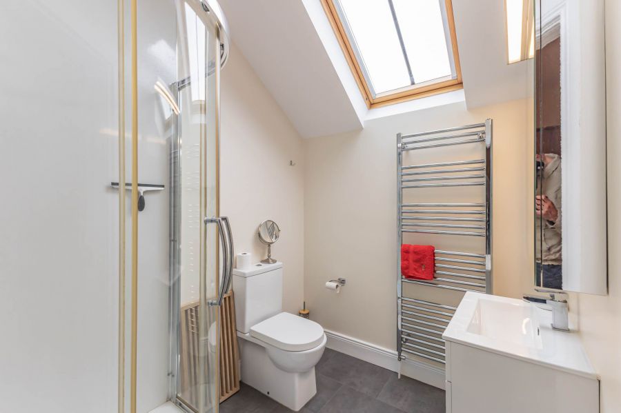 Penthouse Pied-A-Terre, 125 Ballantine Gardens