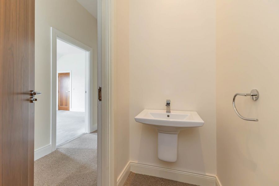 Penthouse Pied-A-Terre, 125 Ballantine Gardens