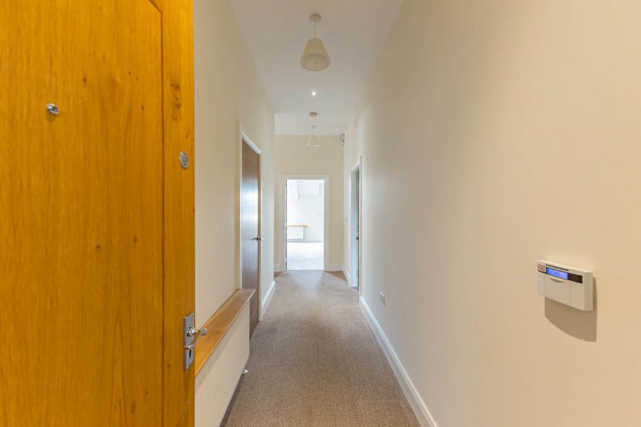 Penthouse Pied-A-Terre, 125 Ballantine Gardens