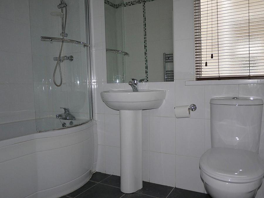 Apt 2, 10 Dunluce Avenue