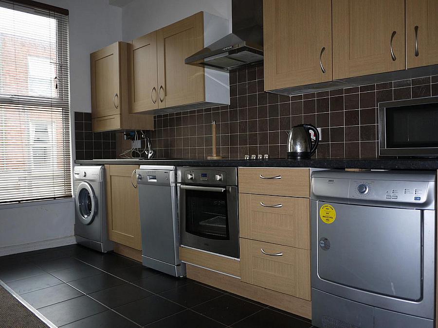 Apt 2, 10 Dunluce Avenue