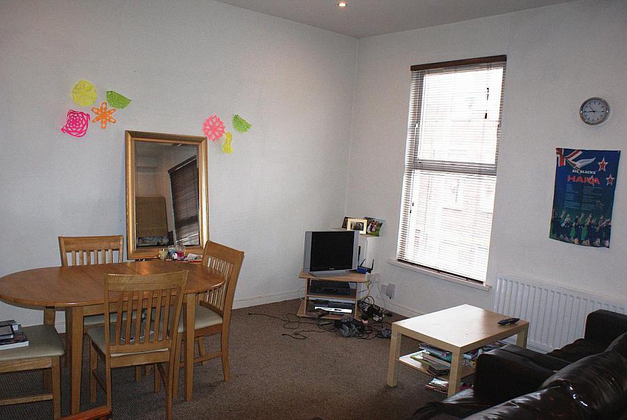 Apt 2, 10 Dunluce Avenue