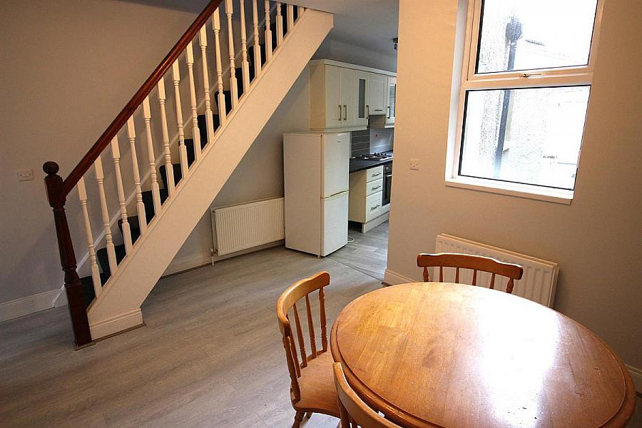 5 Egeria Street
