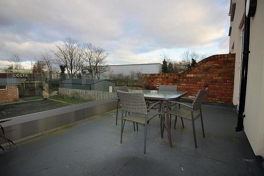 Apt 2, 81 Stockmans Lane