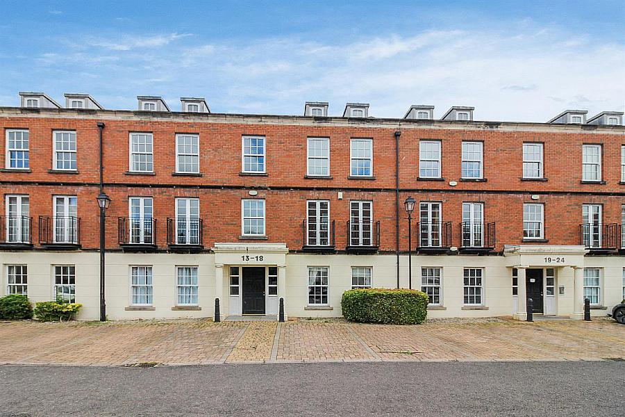 16 Rugby Square