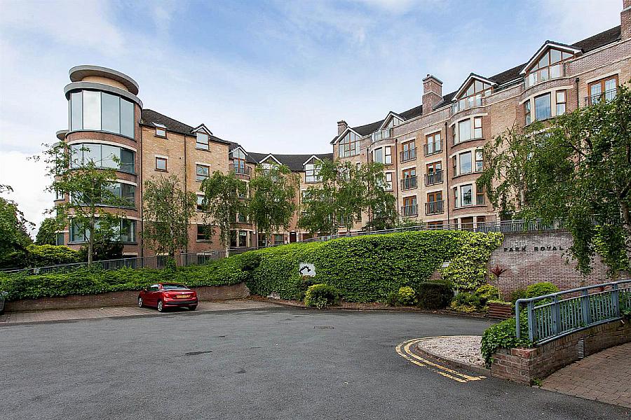 Apt 83, Park Royal