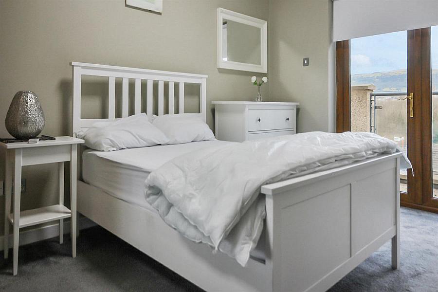 Apt 83, Park Royal