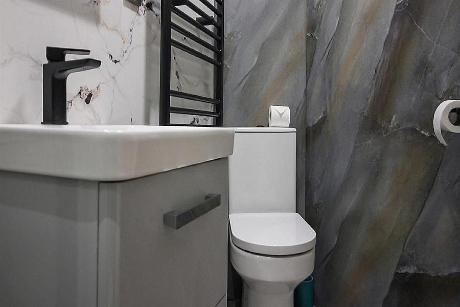 Apt 83, Park Royal