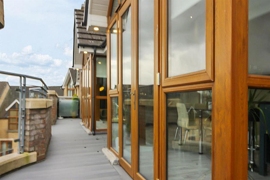 Apt 83, Park Royal