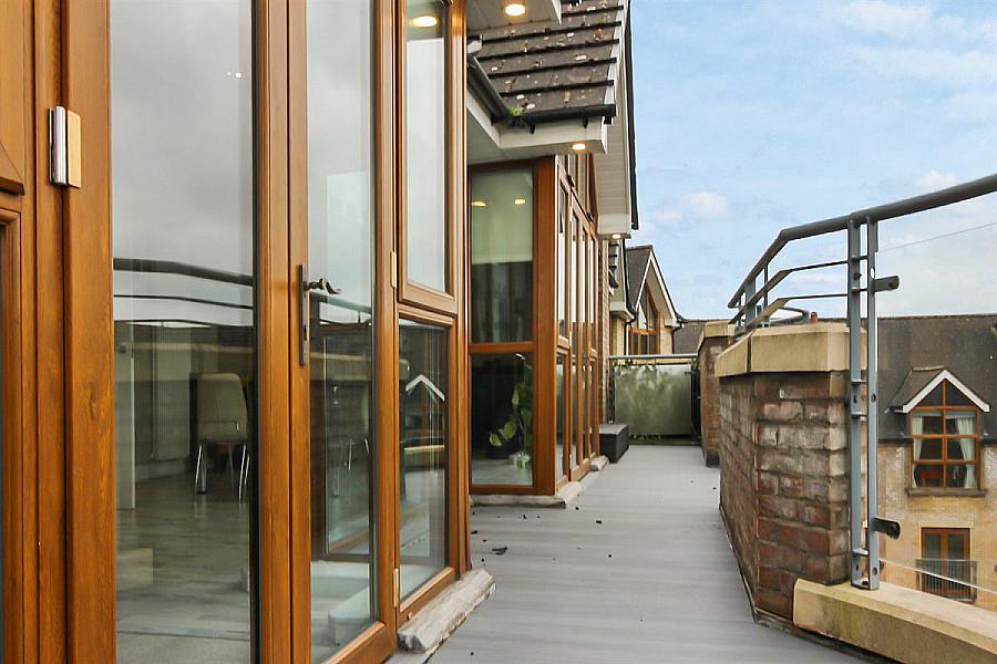 Apt 83, Park Royal
