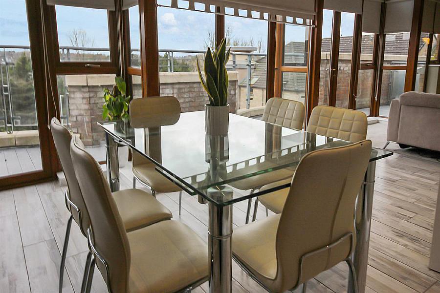 Apt 83, Park Royal