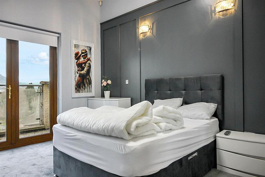 Apt 83, Park Royal