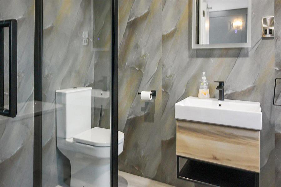 Apt 83, Park Royal