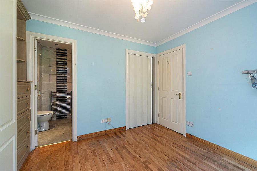 7 Balmoral Park