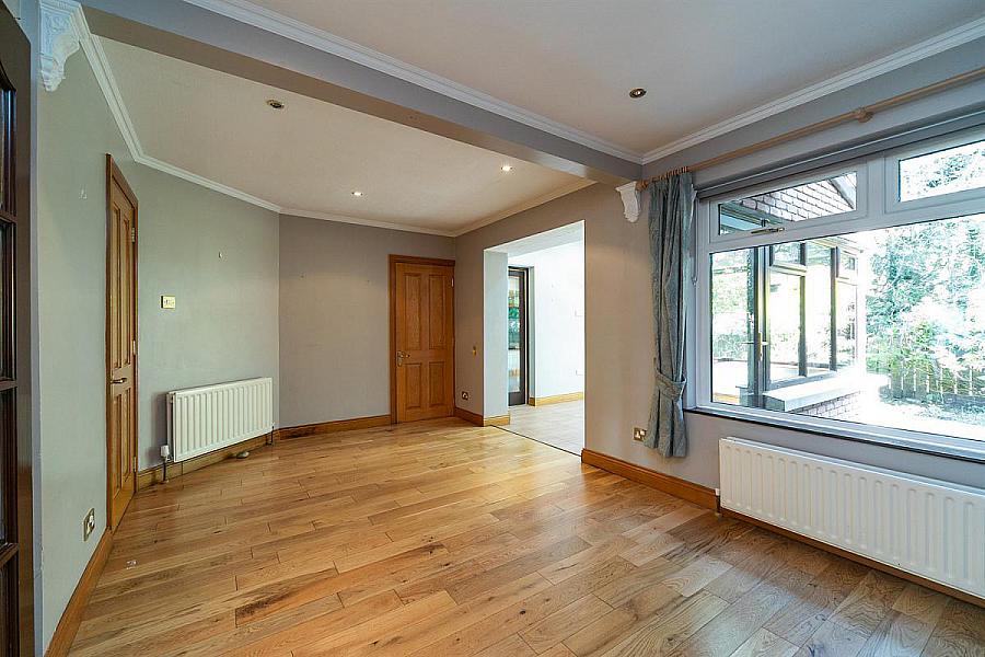 7 Balmoral Park