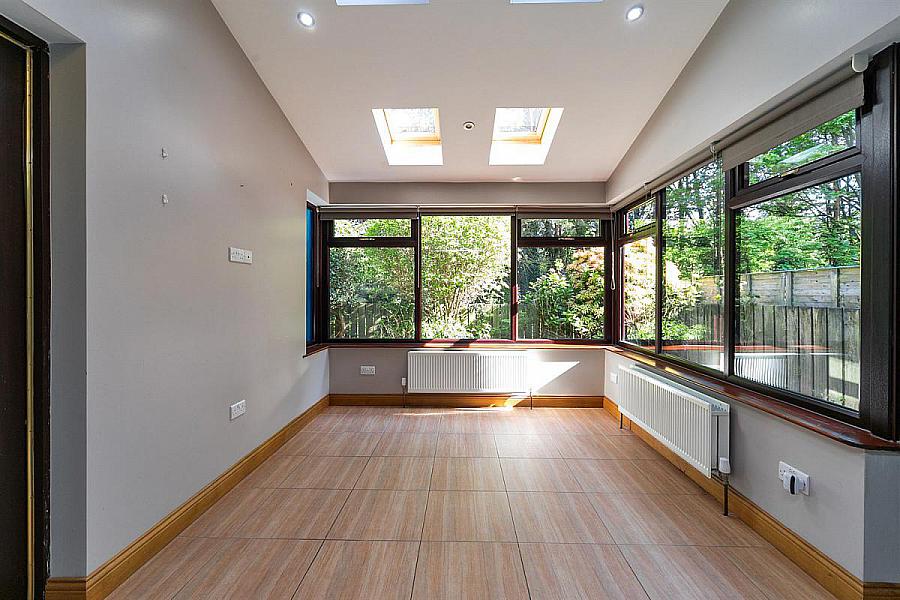 7 Balmoral Park