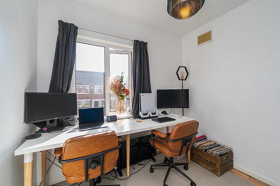 30 Cricklewood Park