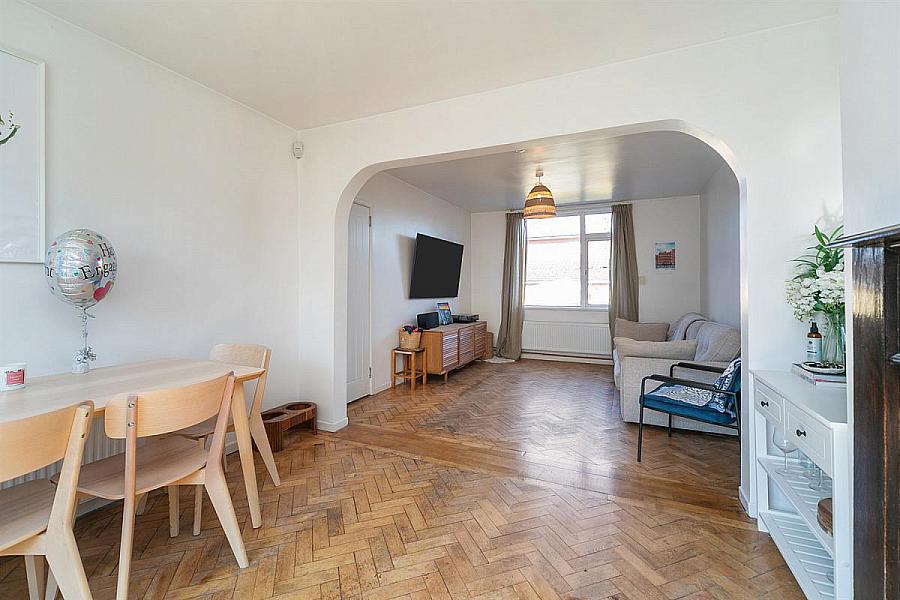 30 Cricklewood Park