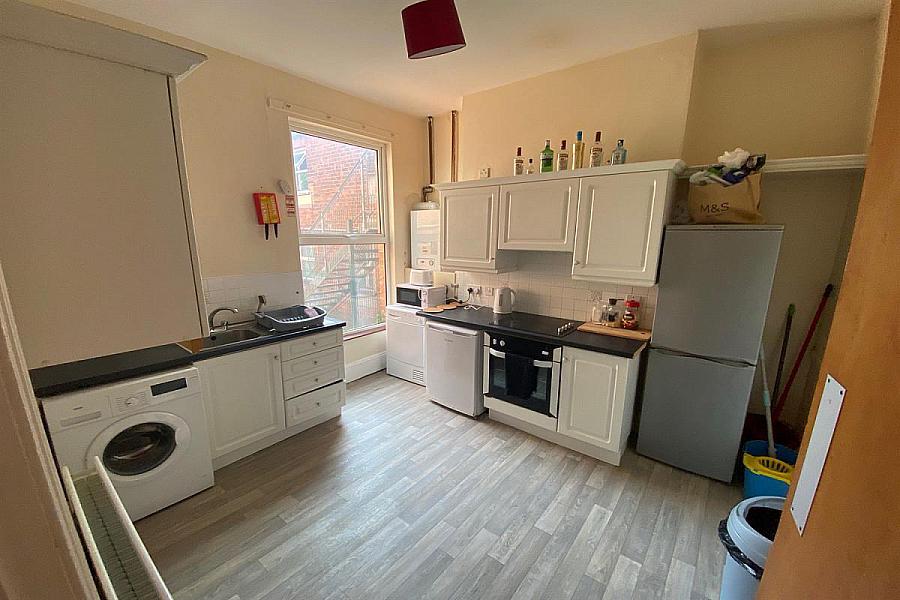 Apt 1, 13 Malone Avenue