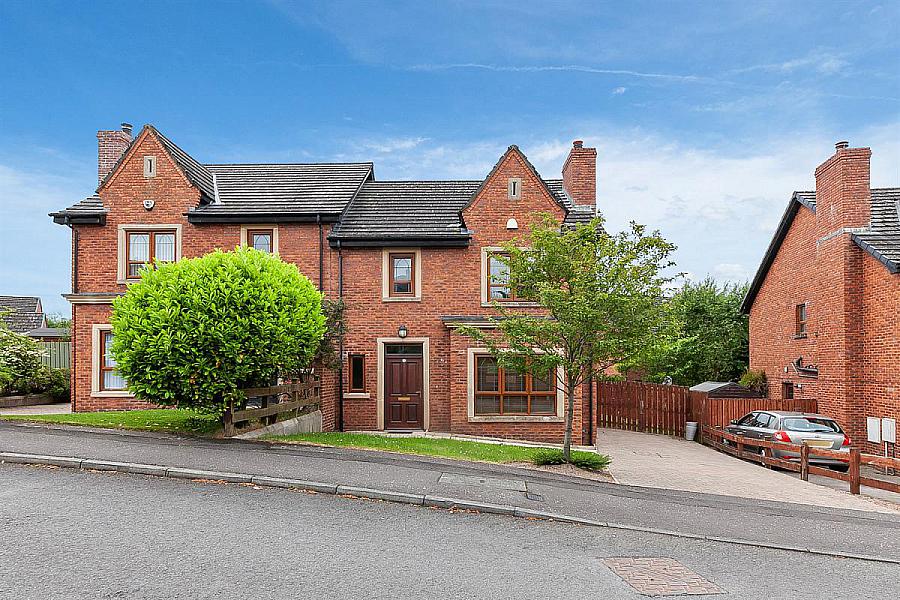 6 Brooke Hall Heights