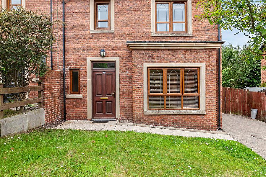 6 Brooke Hall Heights