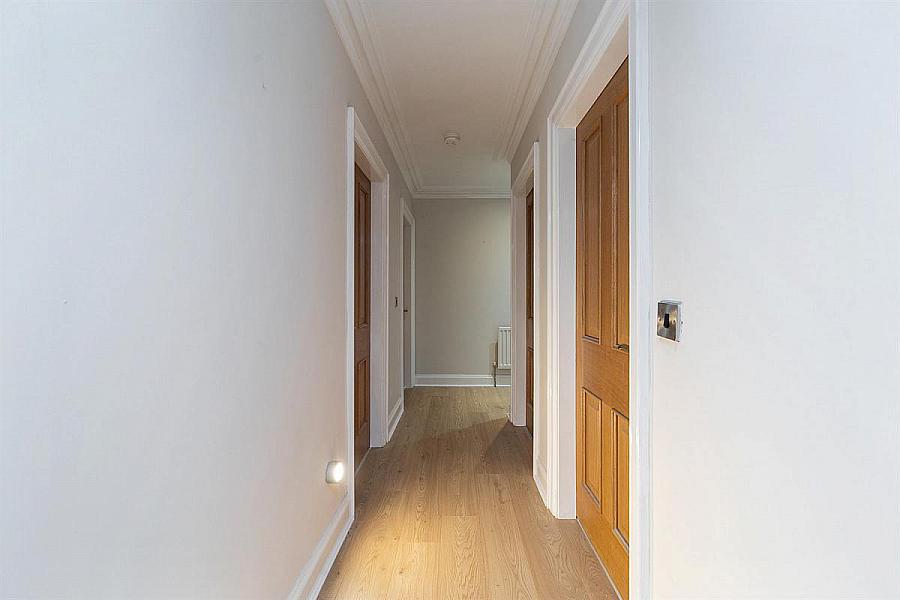 Apt 5 Balmoral View