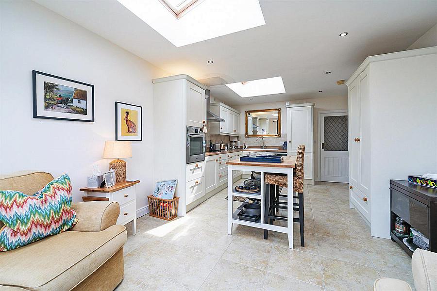 23 Cairnshill Park