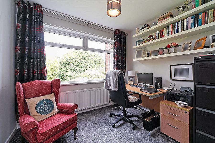 23 Cairnshill Park