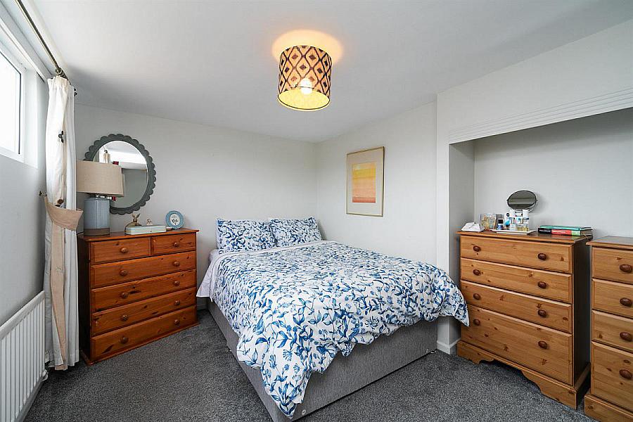 23 Cairnshill Park
