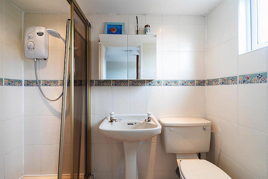 23 Cairnshill Park