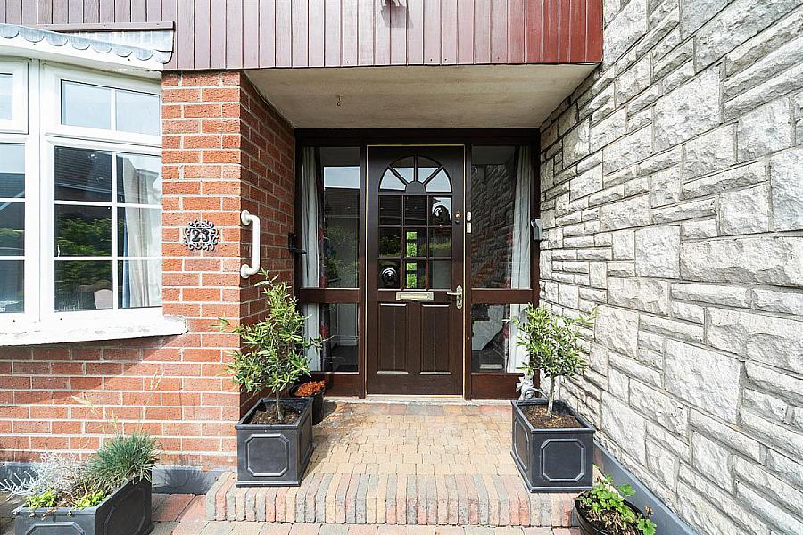 23 Cairnshill Park