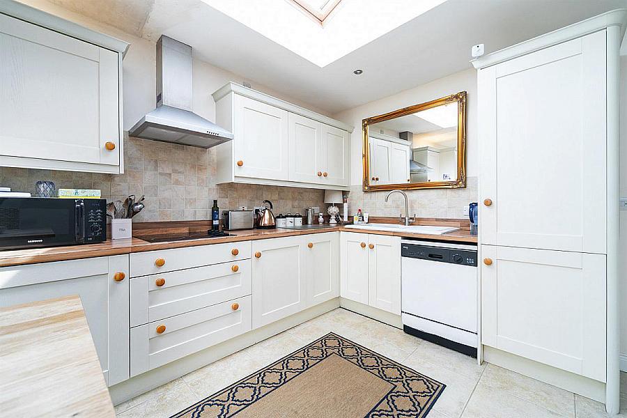23 Cairnshill Park