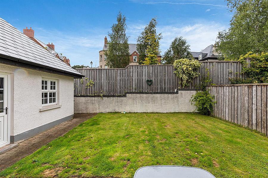 16 Danesfort Park Central