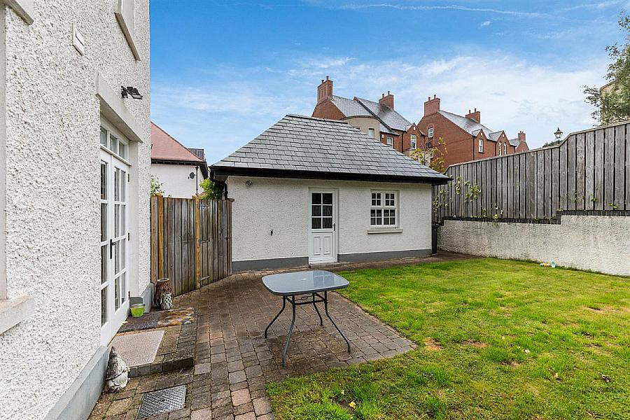 16 Danesfort Park Central
